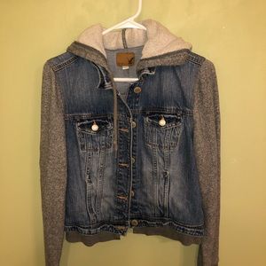 American Eagle Jean Jacket w/ Sweatshirt sleeves-L